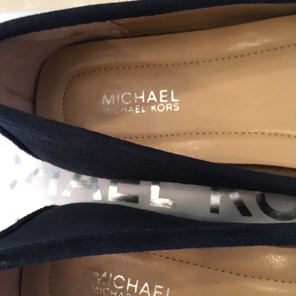 Michael Kors navy suede shoes - Picture 4 of 8